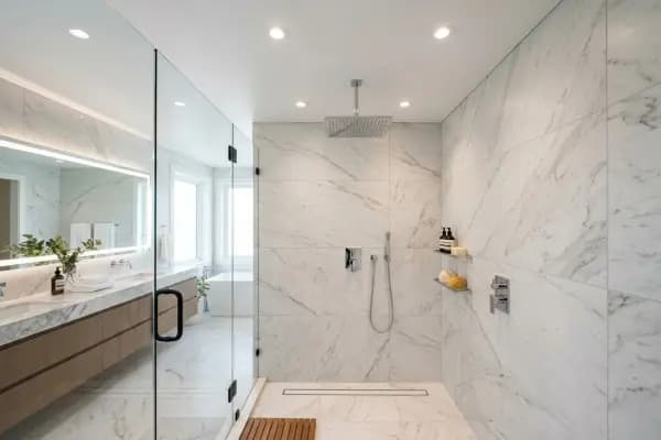 Dušširuumi pinglagi — niiskuskindel lahendus vannitoas