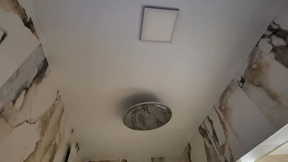 Dušilae paigaldus — dušileili ja valguse integreerimine